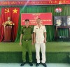 Trung  tá Biện Xuân Hậu và Trung tá Nguyễn Tiến Bình (phải)