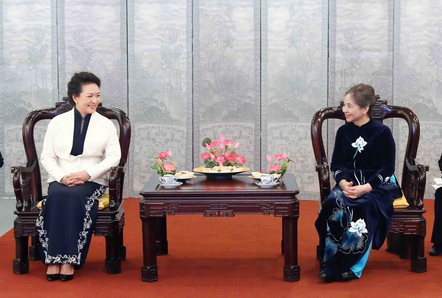 Phu nhân Tổng Bí thư Nguyễn Phú Trọng và Phu nhân Tổng Bí thư, Chủ tịch nước Trung Quốc Tập Cận Bình thăm Bảo tàng phụ nữ Việt Nam - Ảnh 2.