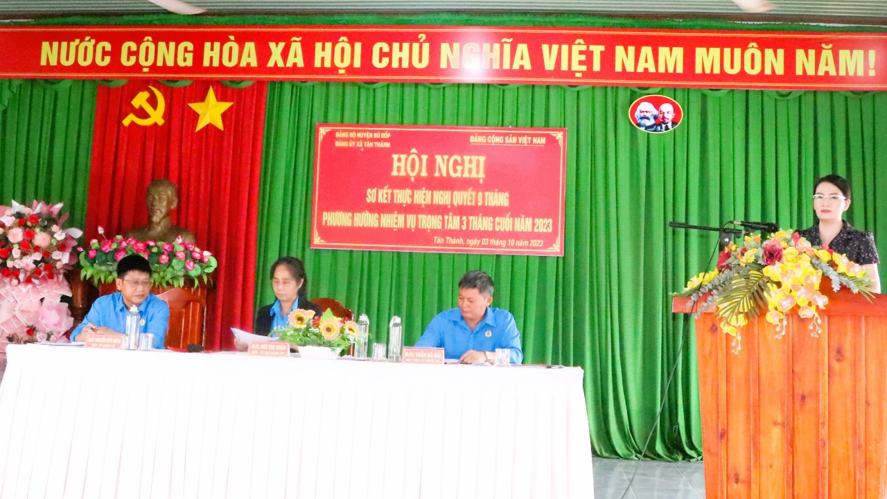 Phó bí thư thường trực Huyện ủy Nguyễn Thị Hoài Thanh phát biểu chỉ đạo