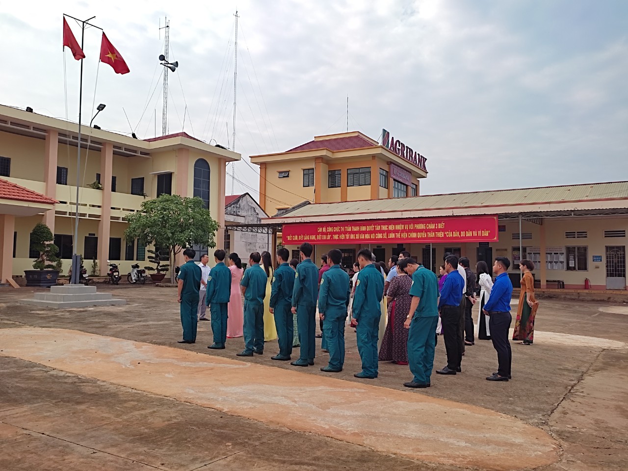 Thị trấn Thanh Bình chào cờ đầu tuần