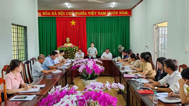 Phó bí thư thường trực huyện ủy Nguyễn Thị Hoài Thanh làm việc BTV đảng ủy TT Thanh Bình