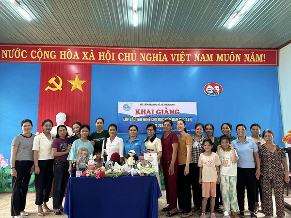 Khai giảng lớp đan moc len năm 2024